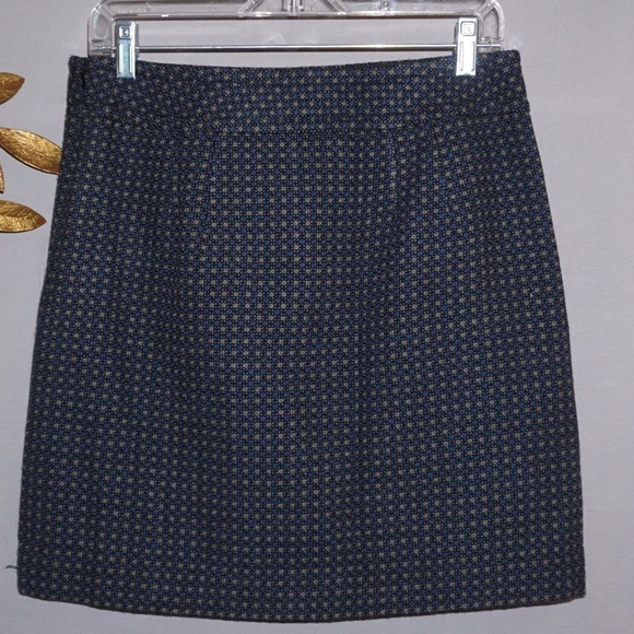 LOFT Double Buttoned Navy Skirt - Size 6 - Picture 2 of 5